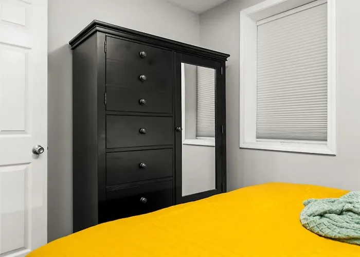 Bumble Bee - Quiet Comfort For 2 * Peoria